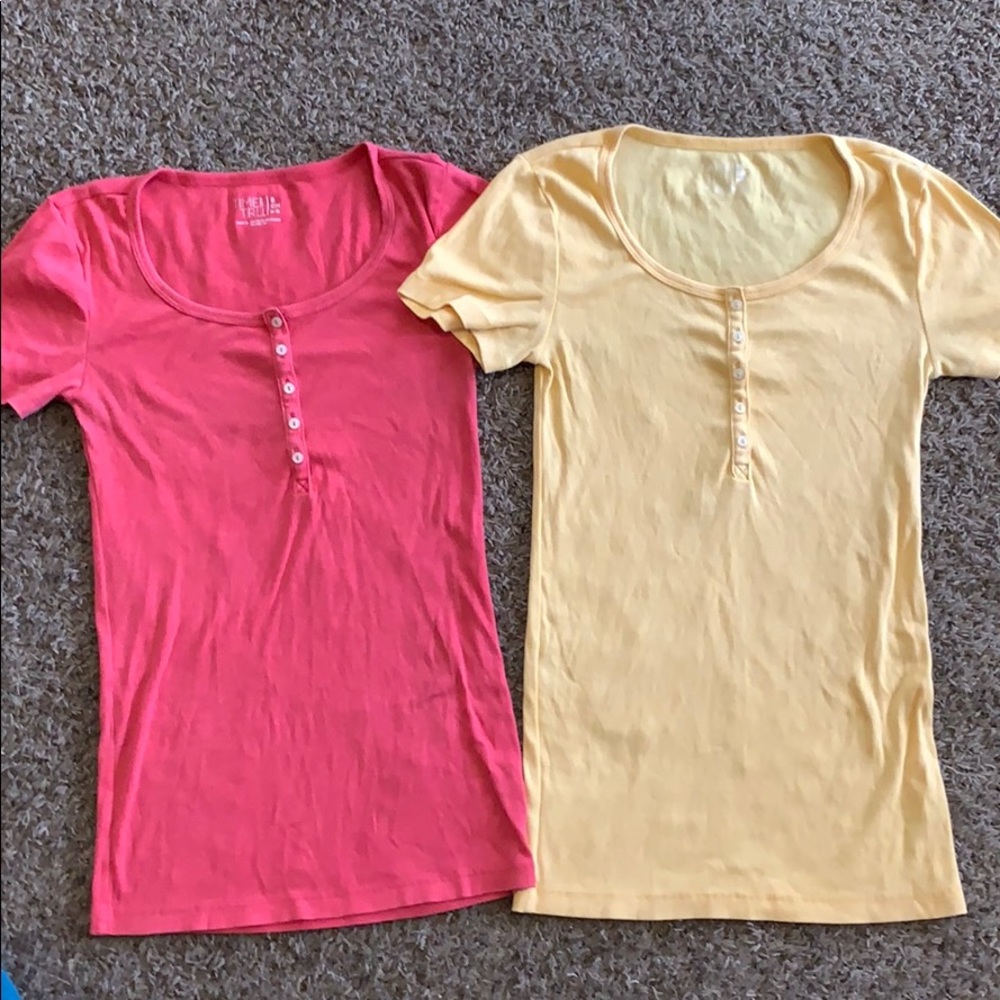 Two *Time and Tru*T-shirts for one!💗